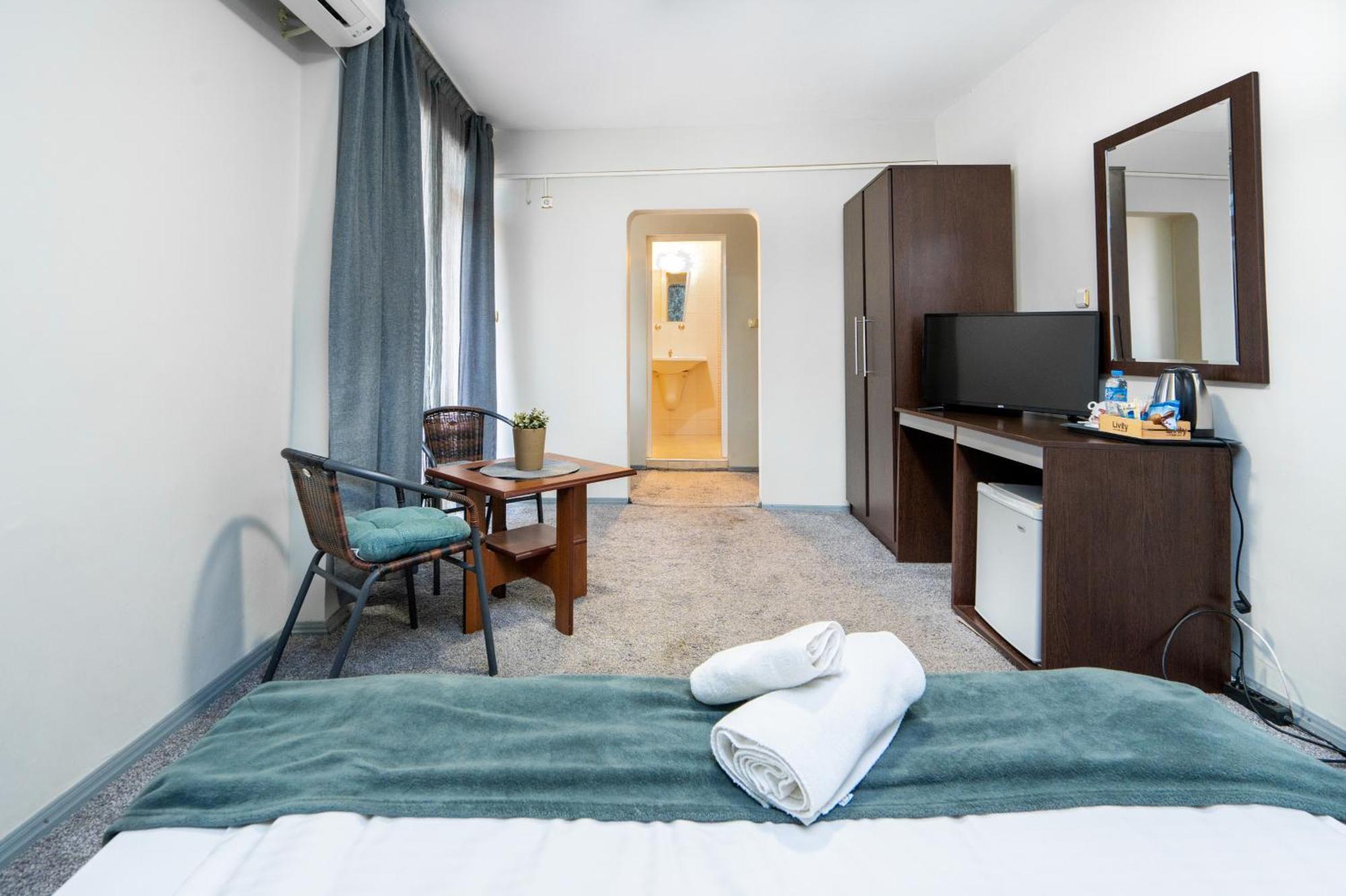 Family Hotel Central Sjumen Eksteriør bilde